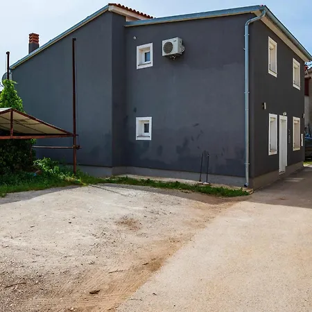 3 Bedroom In Vodnjan